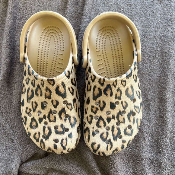 CROCS Shoes - Crocs Leopard/ Cheetah Unisex Clog Shoes NEW